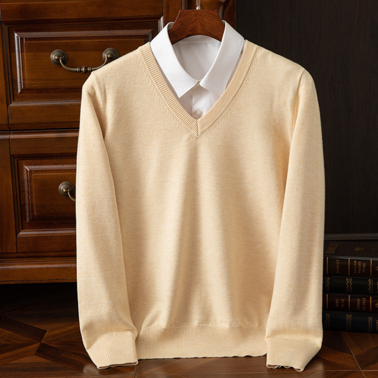 GÓRSKI KRAKÓW™ | ELEGANCKI SWETER Z DEKOLTEM V