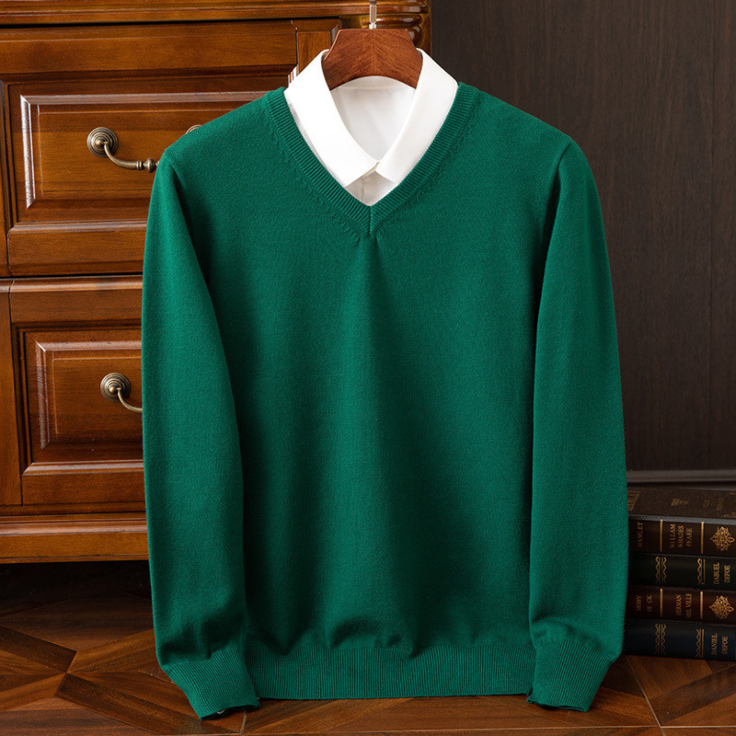 GÓRSKI KRAKÓW™ | ELEGANCKI SWETER Z DEKOLTEM V