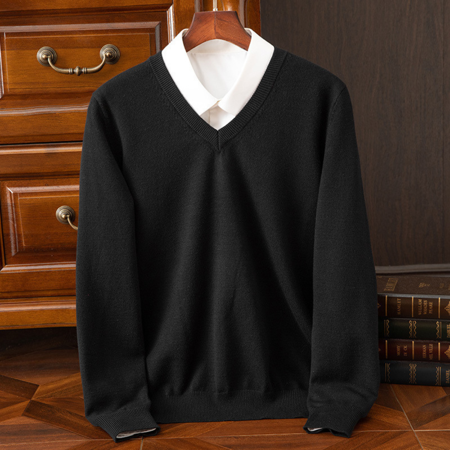 GÓRSKI KRAKÓW™ | ELEGANCKI SWETER Z DEKOLTEM V