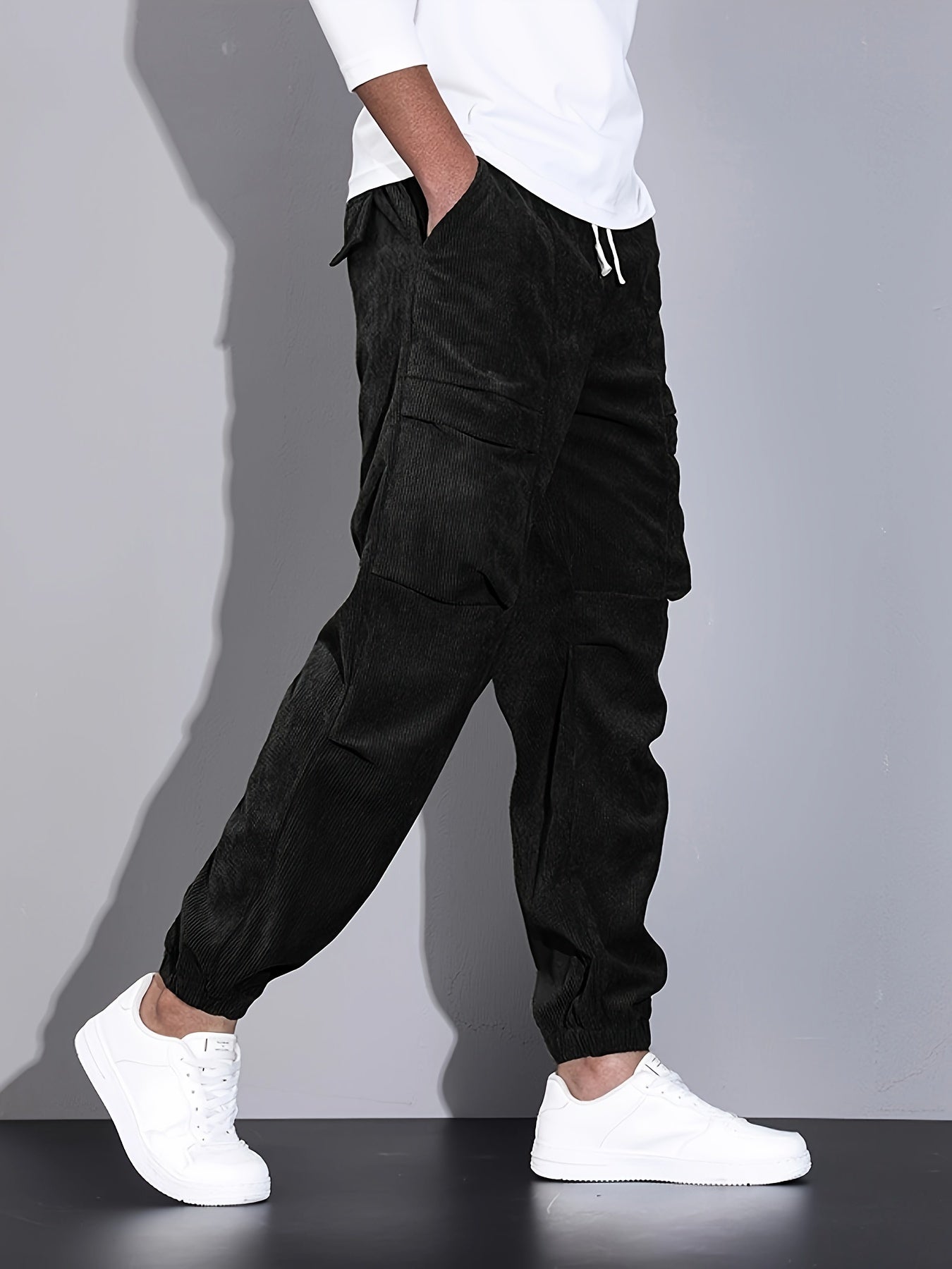 GÓRSKI KRAKÓW™ | MĘSKIE SPODNIE CARGO Z WELURU PRĄŻKOWANEGO