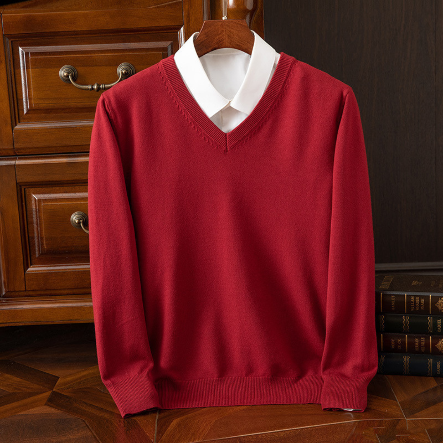 GÓRSKI KRAKÓW™ | ELEGANCKI SWETER Z DEKOLTEM V