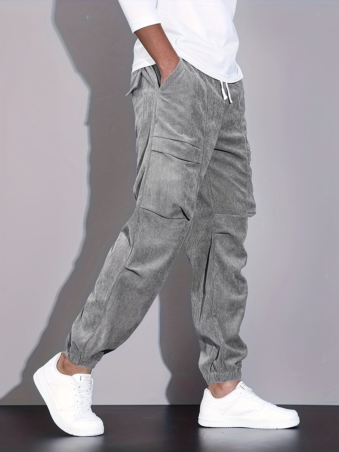 GÓRSKI KRAKÓW™ | MĘSKIE SPODNIE CARGO Z WELURU PRĄŻKOWANEGO