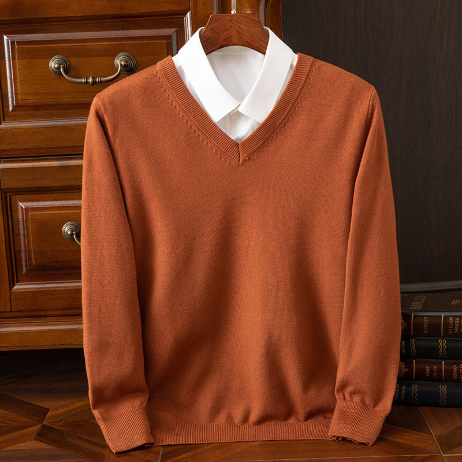 GÓRSKI KRAKÓW™ | ELEGANCKI SWETER Z DEKOLTEM V