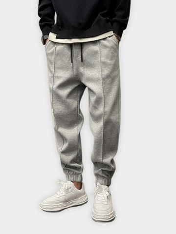 GÓRSKI KRAKÓW™ | MĘSKIE SPODNIE O SWOBODNEJ LINII